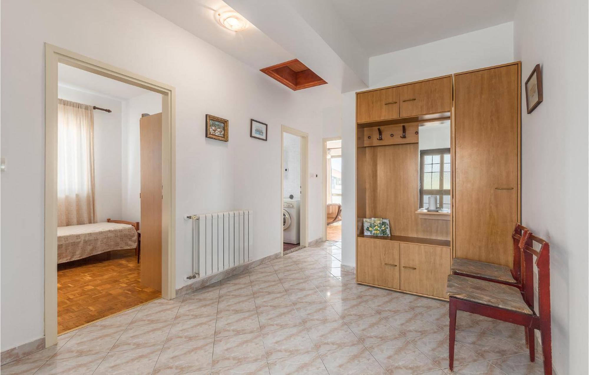 Beautiful Home In Visnjan With Wifi Bagian luar foto